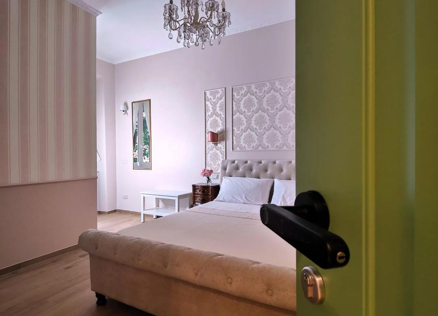 Maison Bonheur Roma 0*,  Italia