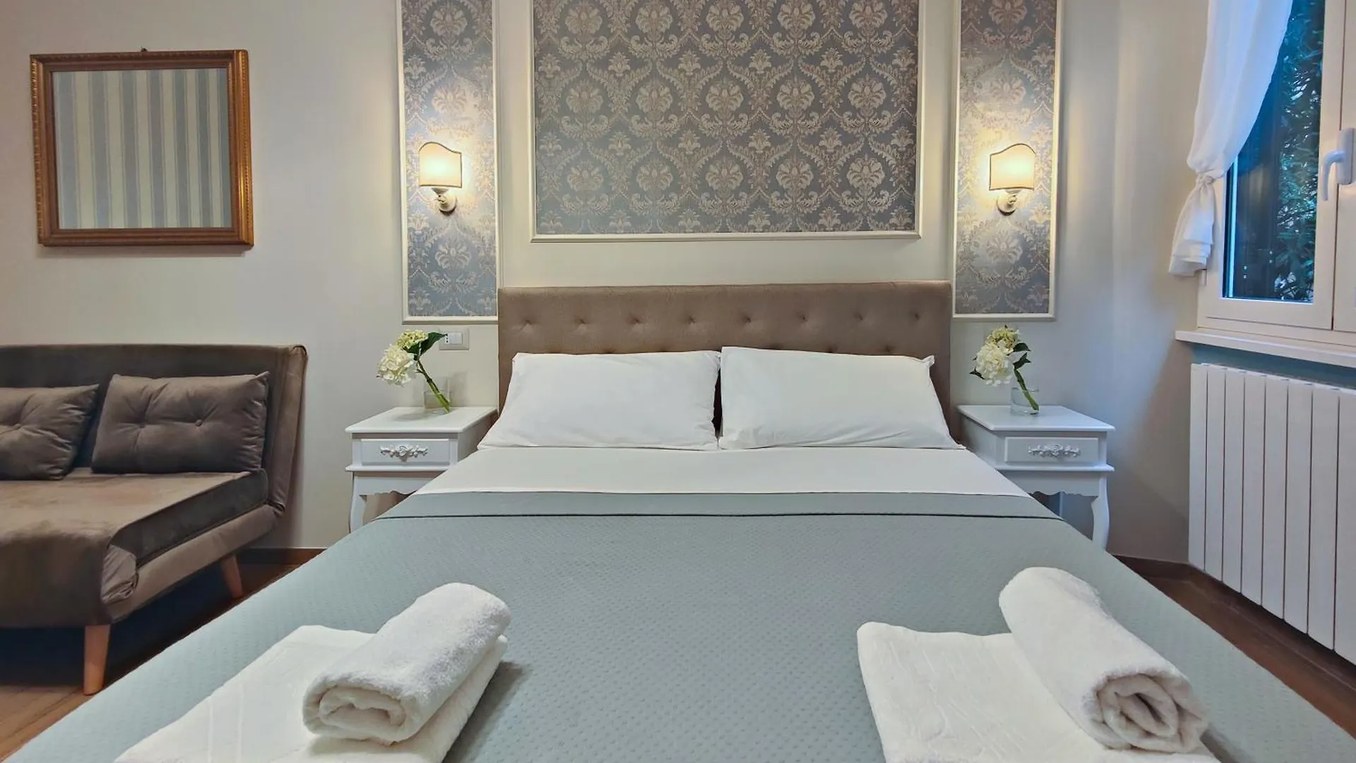 Maison Bonheur Rome 0*,  Italy